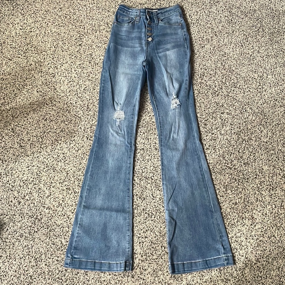 Womens high waste flare jeans. YMI. Size 3/26.bLight wash